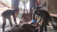 Pemerintah Kabupaten Temanggung melalui Dinas Koperasi, UKM, dan Perdagangan (Dinkopdag) mengambil langkah penertiban terhadap aktivitas para pedagang di seputaran wilayah Pasar Kliwon Rejo Amertani Temanggung, pada Jumat (25/7/2025).