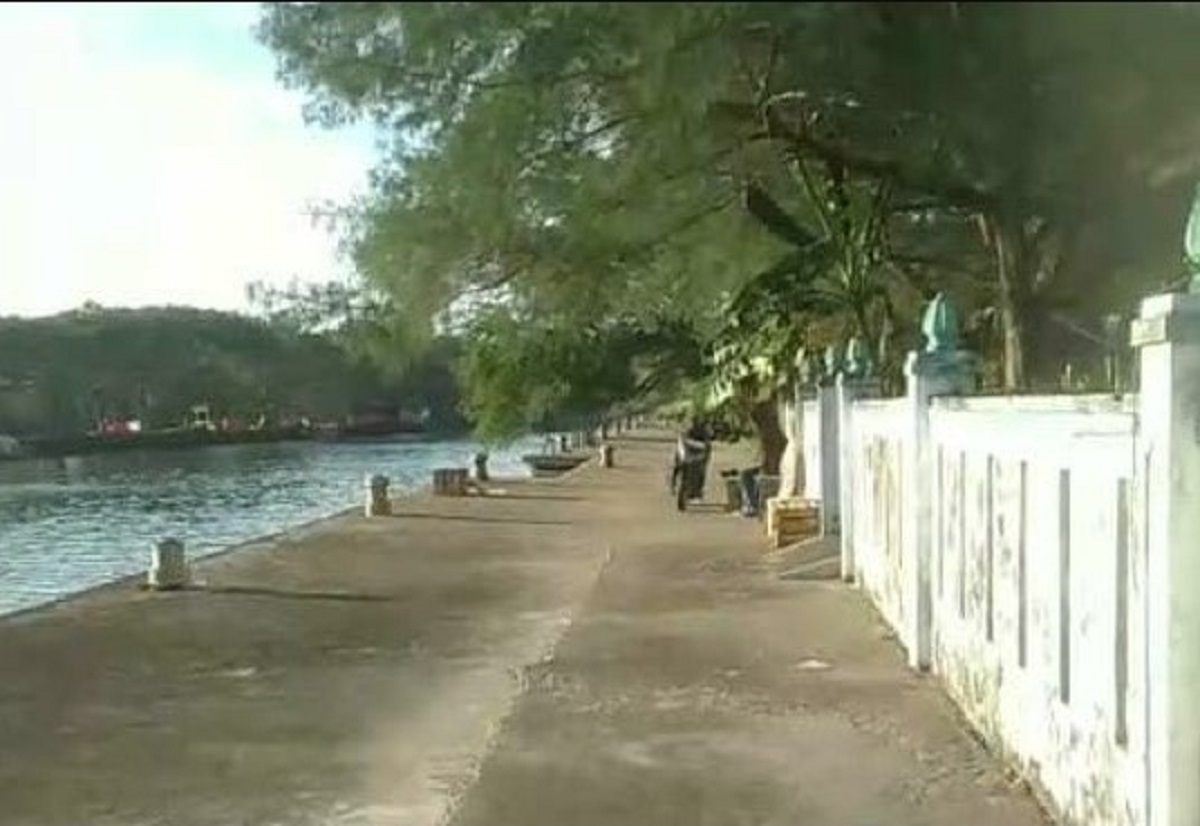 Kompleks pelabuhan Tanjung Adikarto di Karangwuni, Wates, Kulon Progo jadi lokasi wisata asri dan bisa diakses gratis.