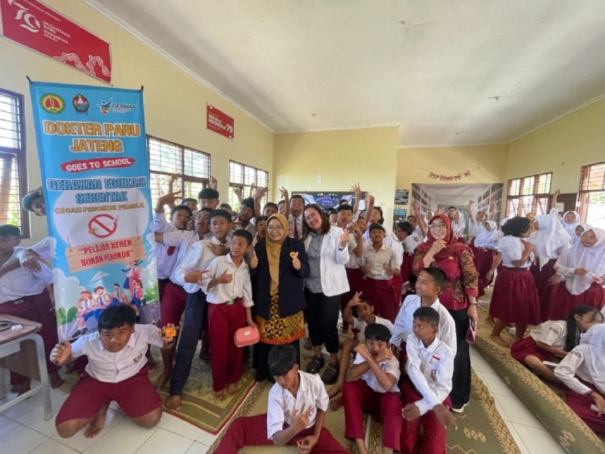 PDPI Jawa Tengah bersama dengan RSUD Temanggung berikan edukasi bahaya roko kepada siswa dalam rangka peringatan Hari Tanpa Tembakau Sedunia 2025.