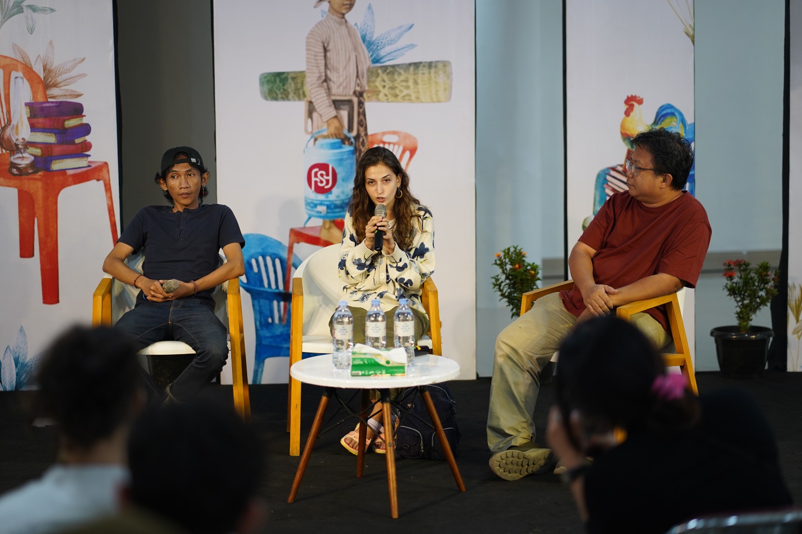 Diskusi bertajuk “Susur Galur VI: Komunitas Meluas" di Festival Sastra Yogyakarta (FSY) 2025 angkat rencana kerja sama dalam ranah komunitas sastra dan literasi global.