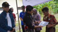 IMG-20260115-WA0002 Wakil Ketua DPRD Kulon Progo Lajiyo Yok Mulyono menyerahkan bantuan uang untuk bedah rumah dalam rangka peringatan Hari Jadi ke-73 DPRD Kulon Progo.