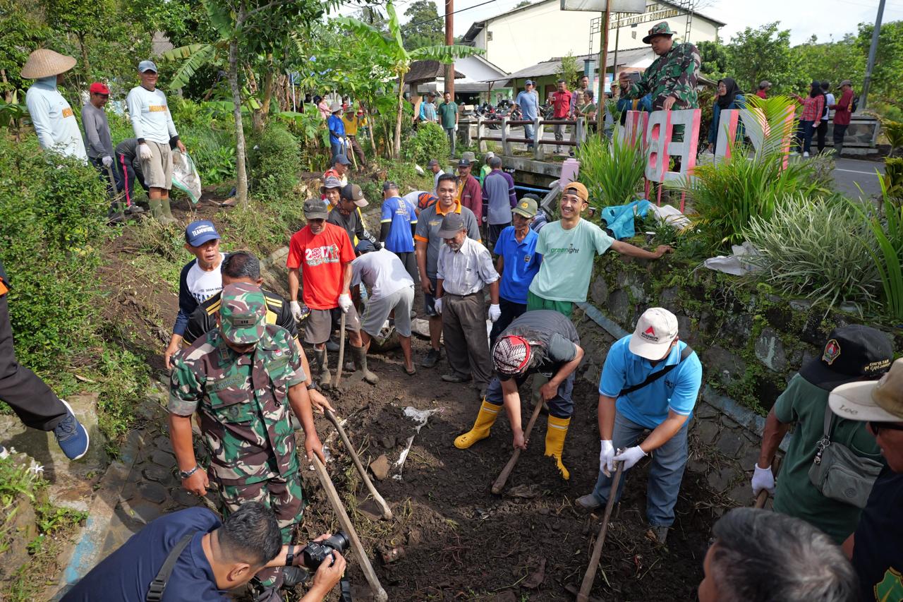 Bupati Temanggung Agus Setyawan menegaskan kelancaran irigasi sebagai fondasi ketahanan pangan. Ia menilai swasembada pangan tak akan optimal bila saluran air petani tersumbat sedimentasi.