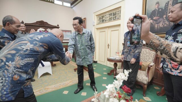 Jajaran BNNP DIY bertemu dengan Gubernur DIY Sri Sultan HB X. (Foto: Humas Pemda DIY)