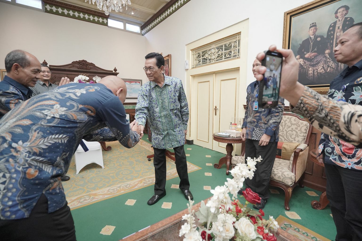 Jajaran BNNP DIY bertemu dengan Gubernur DIY Sri Sultan HB X. (Foto: Humas Pemda DIY)
