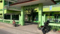 siswa-di-mts-maarif-jangkaran-jadi-korban-keracunan-usai-menyantap-mbg-gbxs1